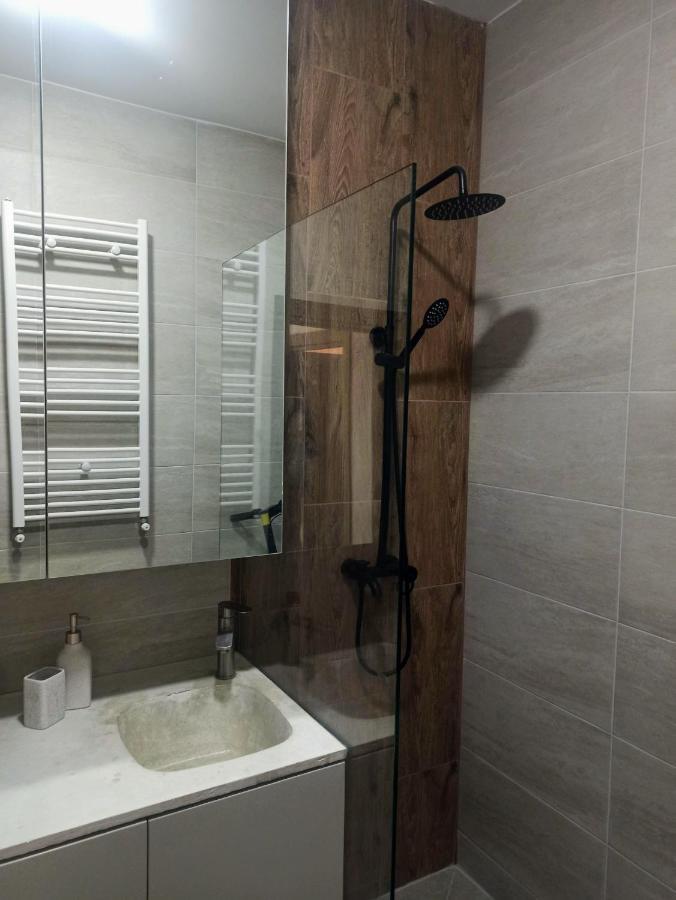 Stylish, Modern 2 Rooms Flat With City View, Near Presidential Palace Bukares Bagian luar foto